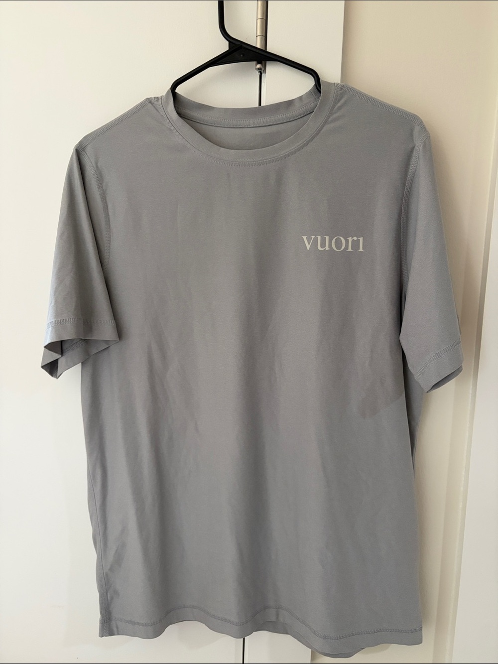 Vuori Short-Sleeve Crewneck T-Shirt in Light Gray